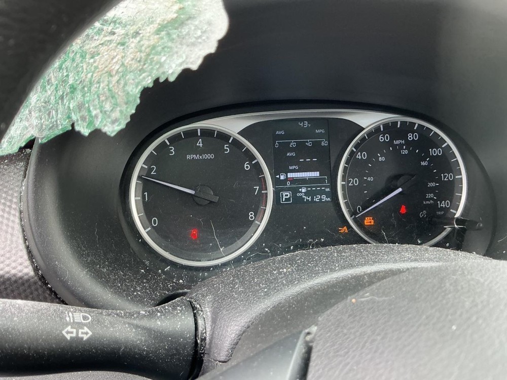 KICKS 2020 Glove Box 4951034