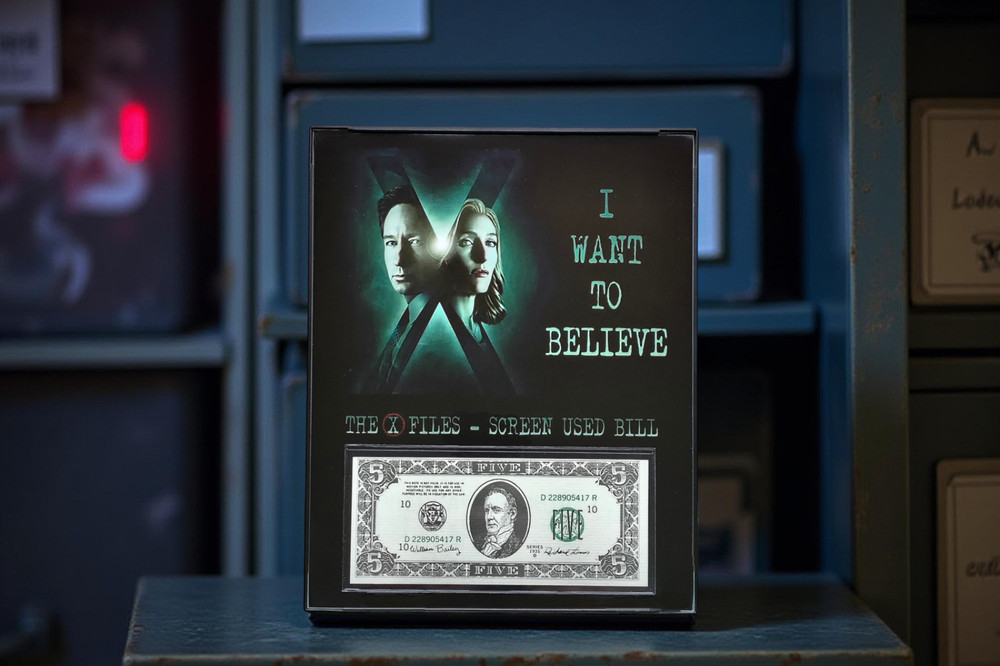 X-FILES - SCREEN USED PROP - FRAMED FIVE DOLLAR BILL PROP