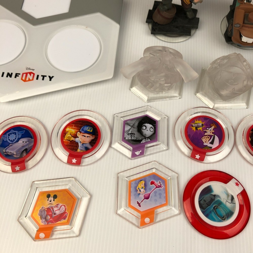 Disney Infinity Bundle (Portal Base, Figures, Plates + Storage Case)