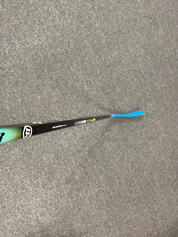 Alpha DX4 Junior Composite Hockey Stick 35 Flex