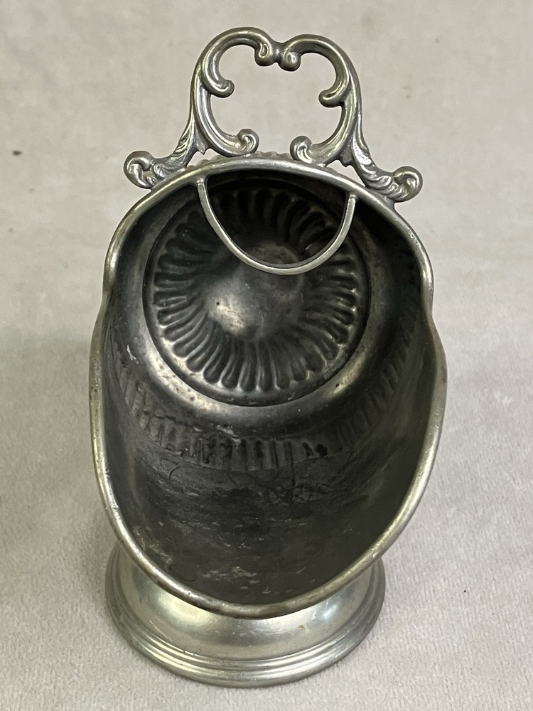 Victorian Sugar Scuttle Server