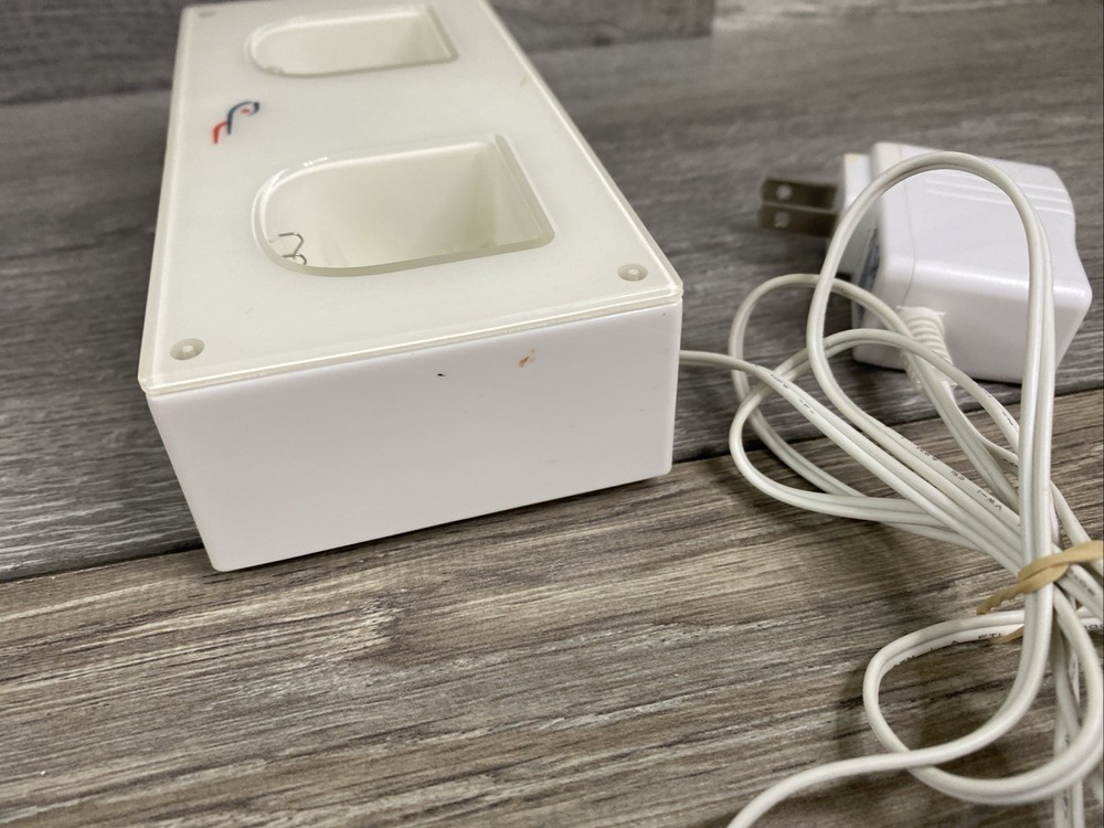 Rocketfish Gaming Wii Remote Charging Dock