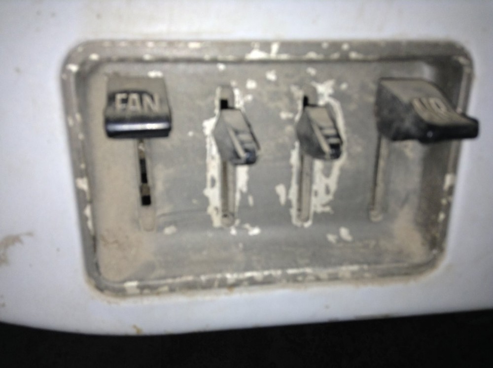 GMC 4000 COE Heater A/C Temperature Controls - Used