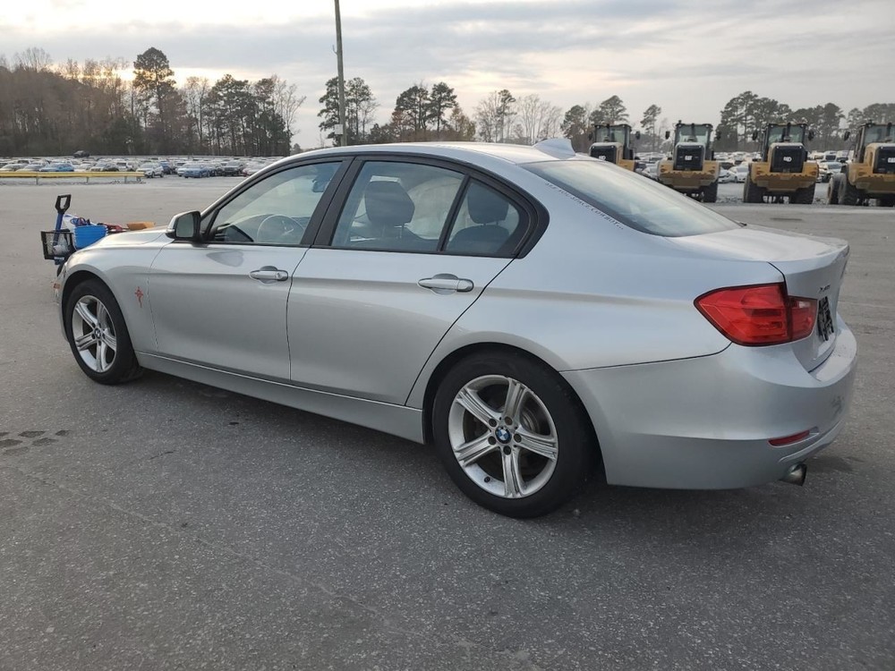 320I 2013 Glove Box 4969493