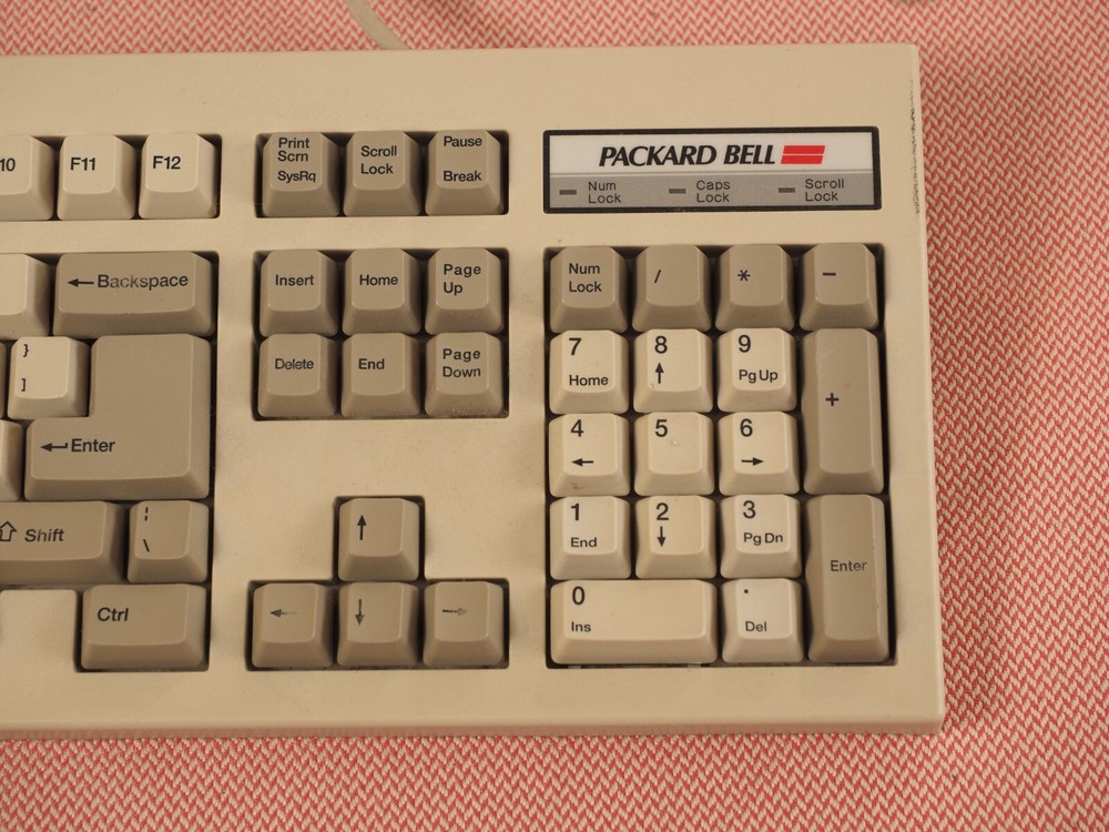 Vintage Packard Bell Wired PS/2 Keyboard Model 5139