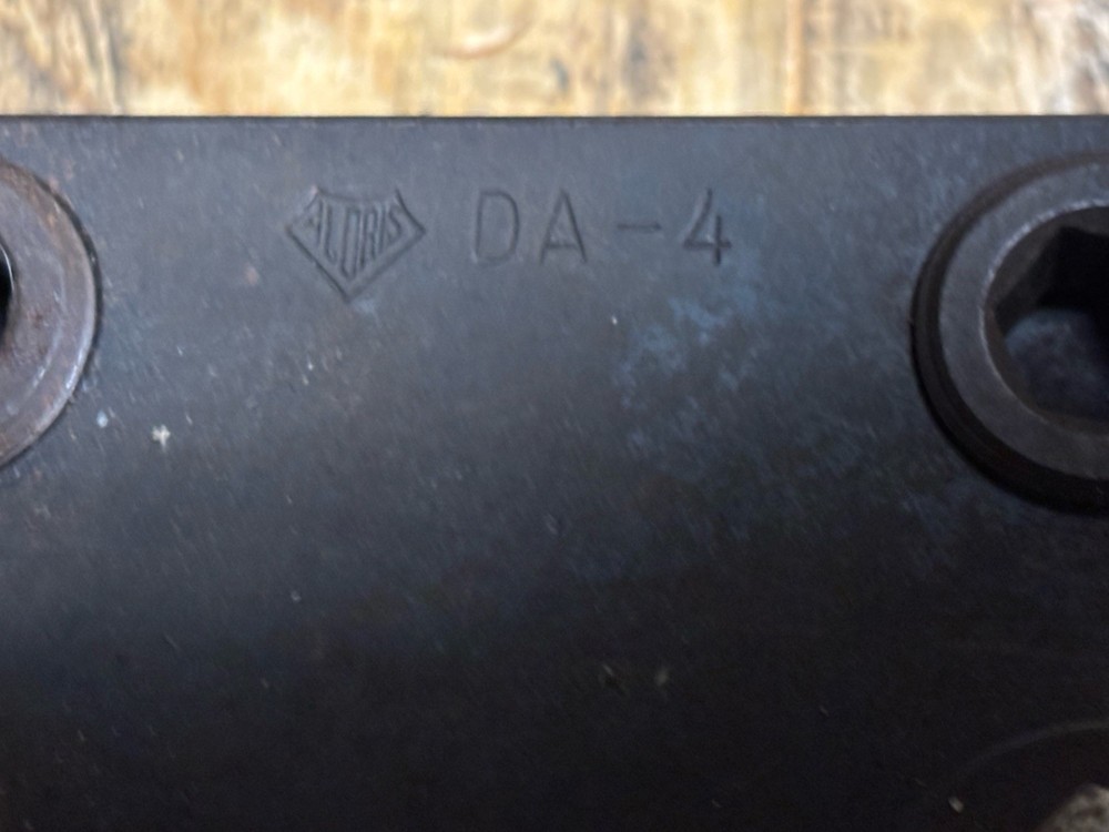 Aloris DA Quick Change Tool Post With 7 Tool Holders Turning Boring Parting