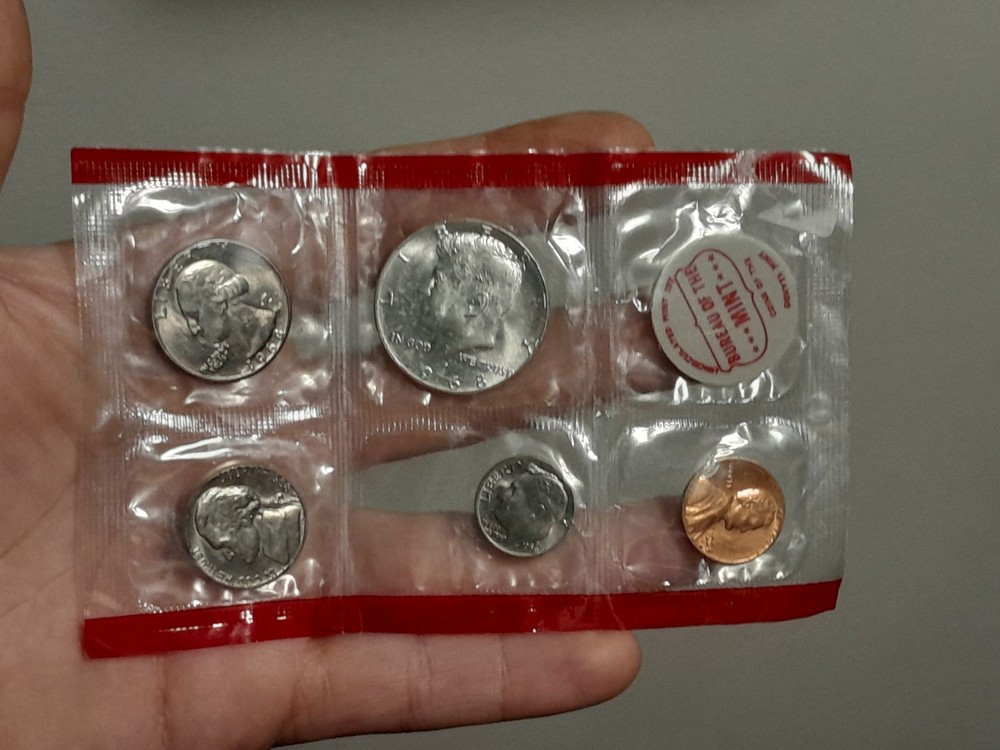 1968- D US Mint Set in Mint Cellophane