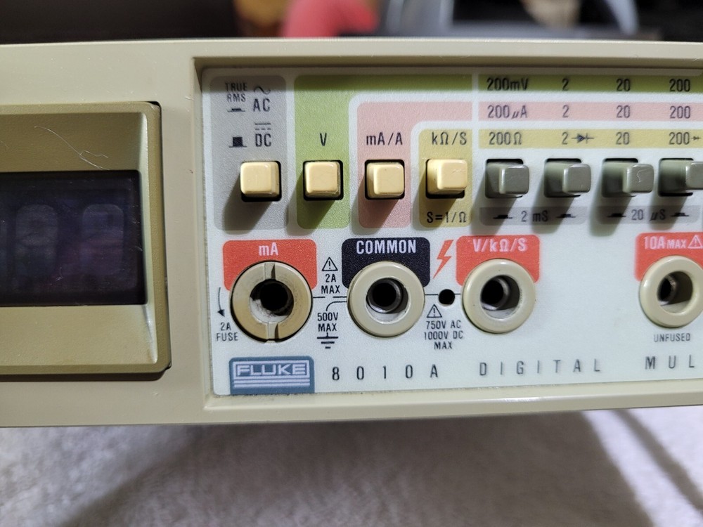 Fluke 8010A Meter