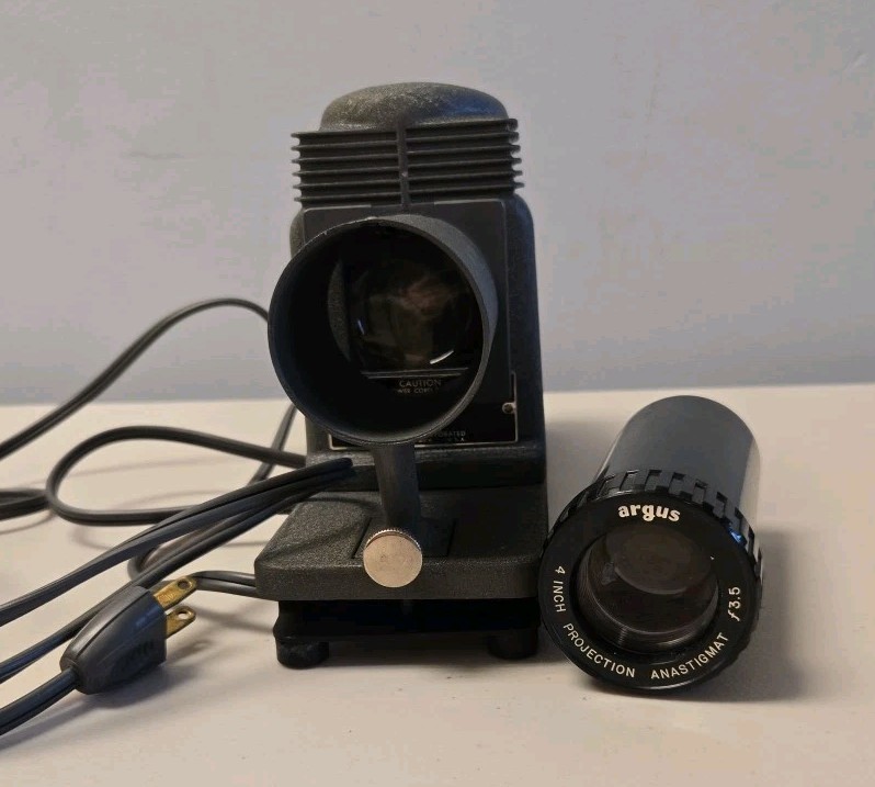 Vintage Argus 150 Slide Projector - Working