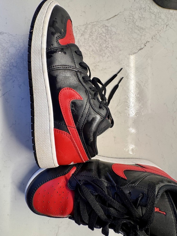 Boys Jordan 1 Low Top Size 6