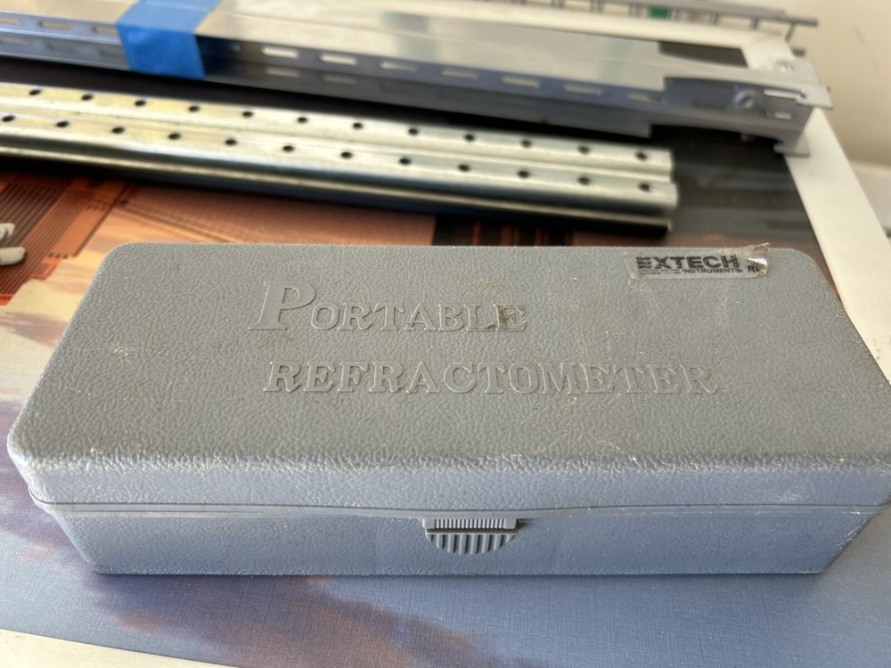 Extech Instruments RF15 Portable Refractometer With Case Untested