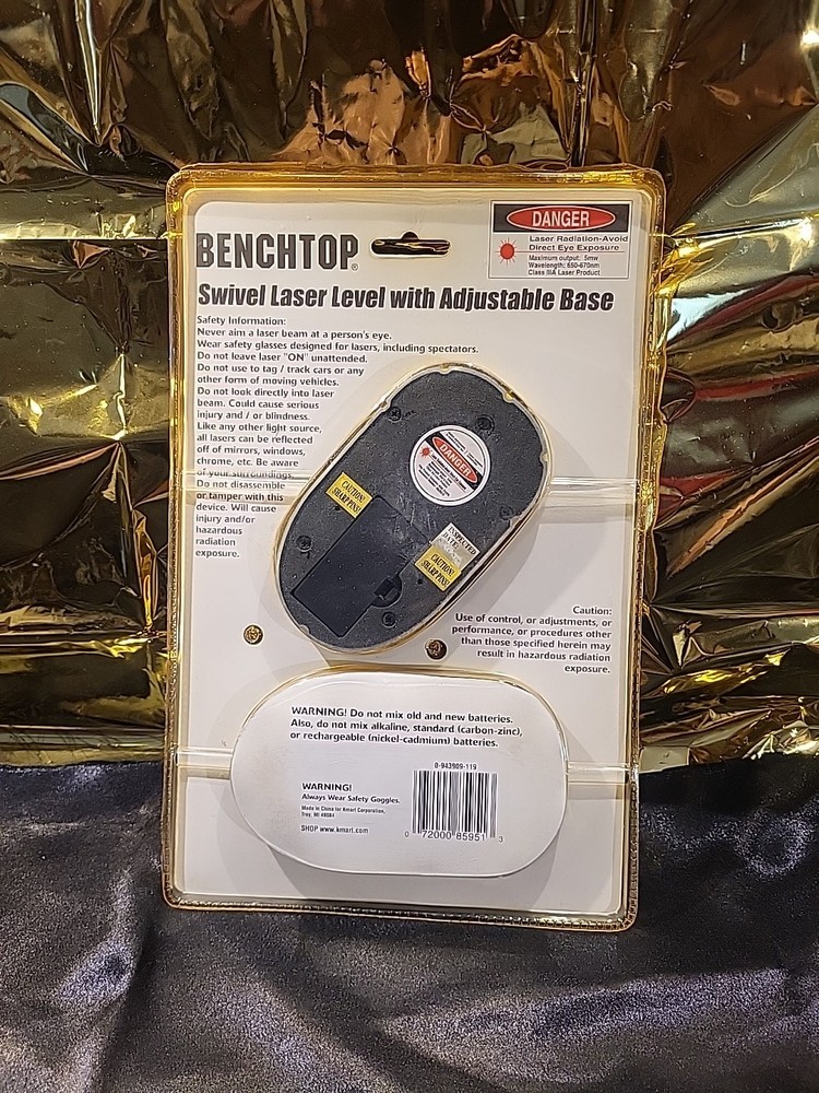 Benchtop swivel laser level with adjustable base