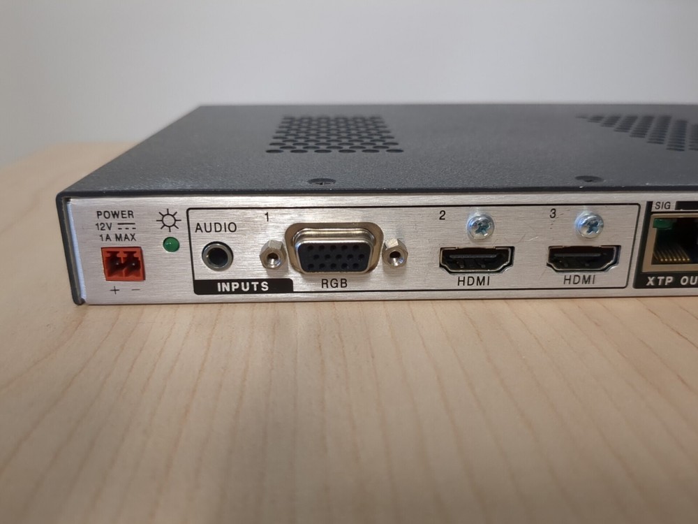 Extron XTP T USW 103 Three Input XTP Switcher Integrated Transmitter