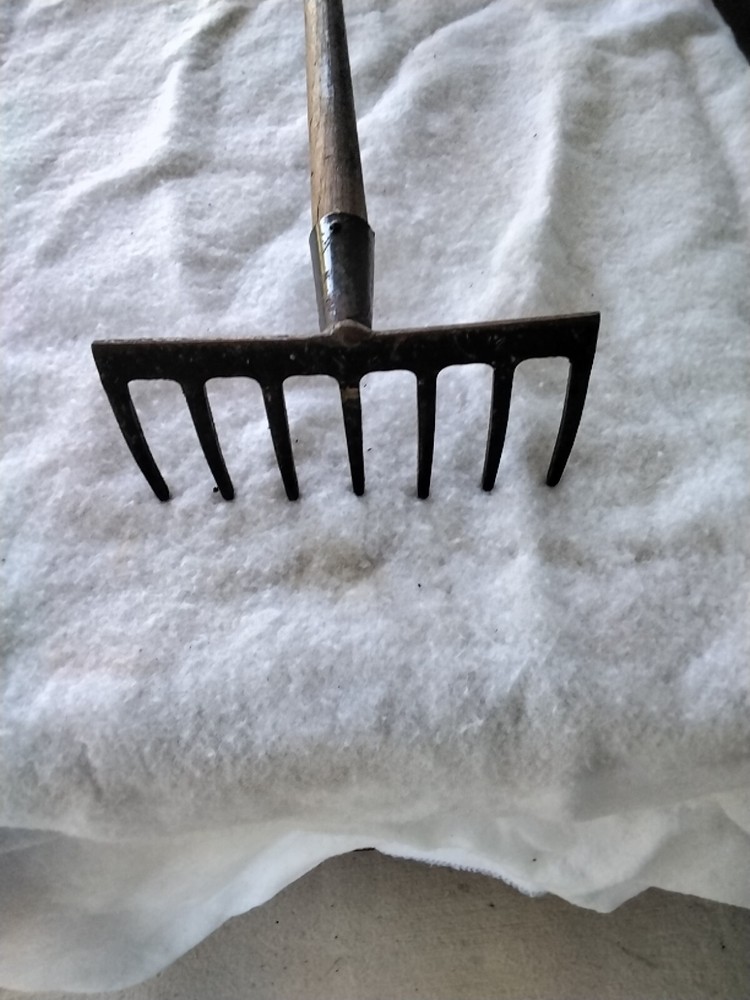 Vintage Garden Rake 7 Tine