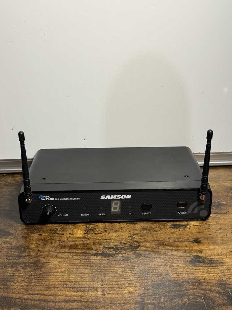 Samson CR88 Wireless Receiver w/samson cb88 transmitter & headset - Works Great!