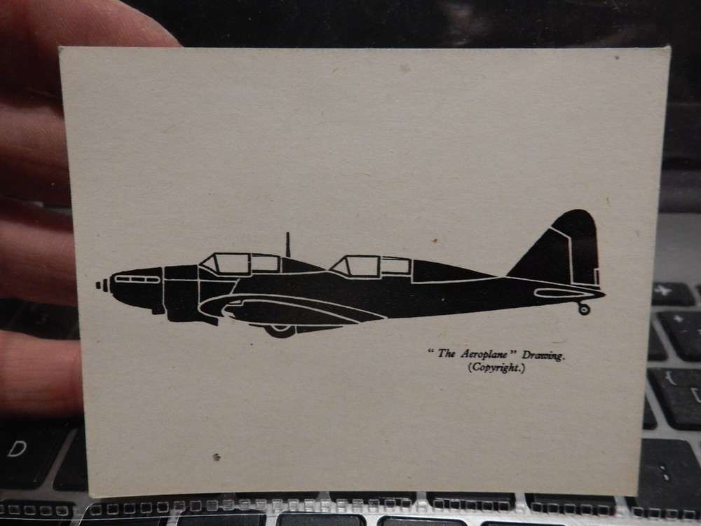 WW2 ERA SMALL RECOGNITION CARD   TYPE  ?    9 X 8 CM    / ?.,