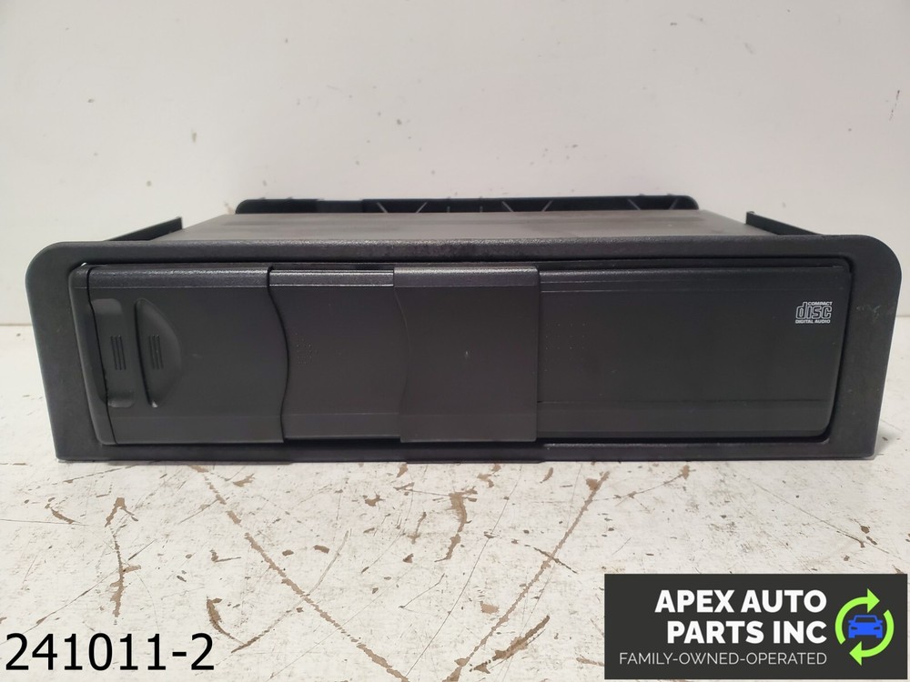 OEM 2003-2012 Range Rover 4.4L CD Disk Changer XQE500120