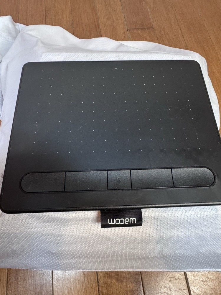 Wacom Intuos CTL-4100WL Graphics Tablet Black USB Connectivity Model CTL-4100WL