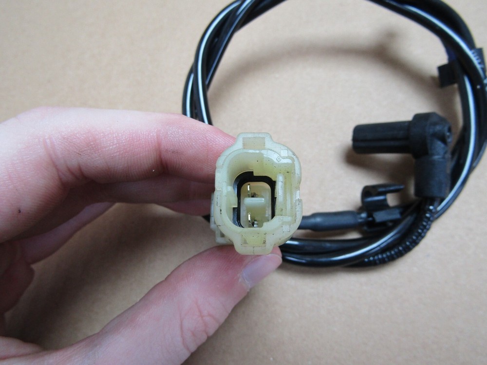Triumph Street Triple RS 765 2018 front ABS sensor (9250)