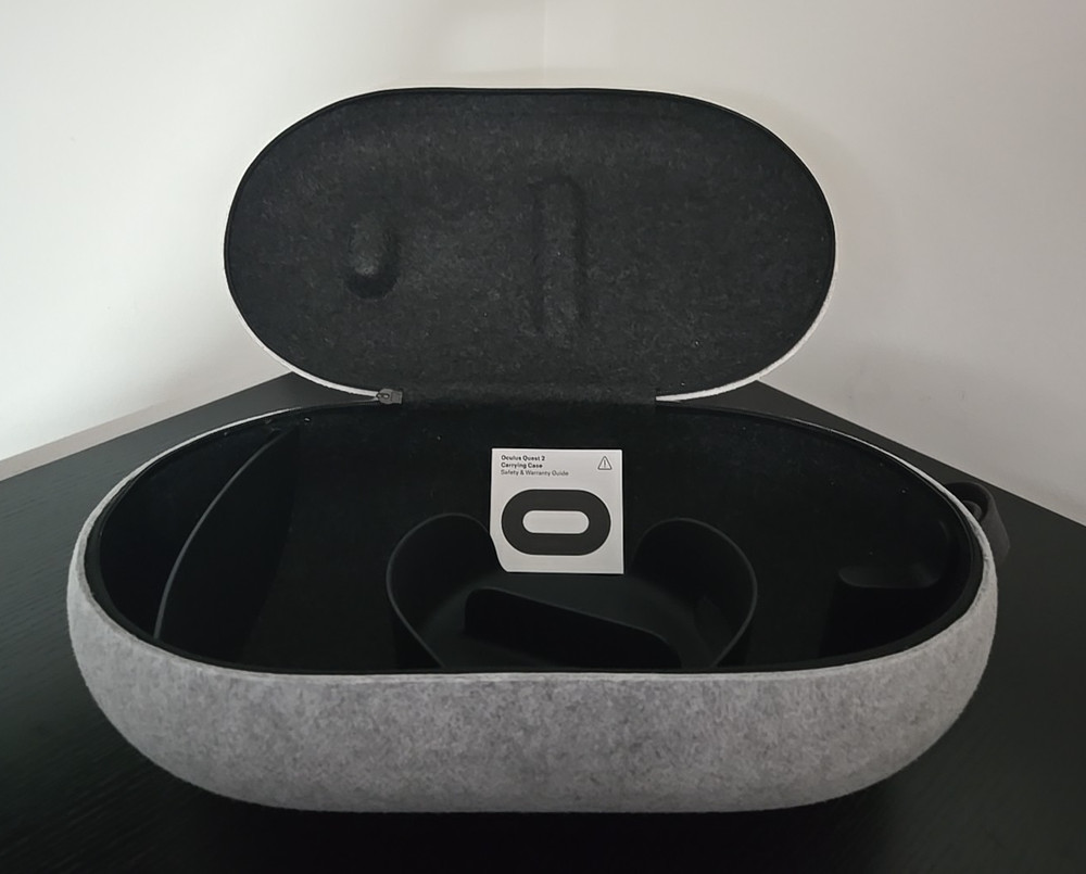 Oculus / Meta Official OEM Quest 2 Carrying Case - Grey Felt