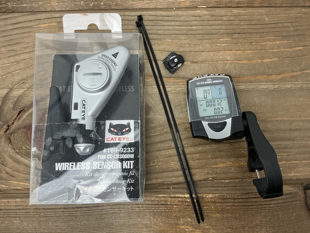 Vintage CatEye CC-CD300DW Double Wireless Cycle Computer & Sensor Kit