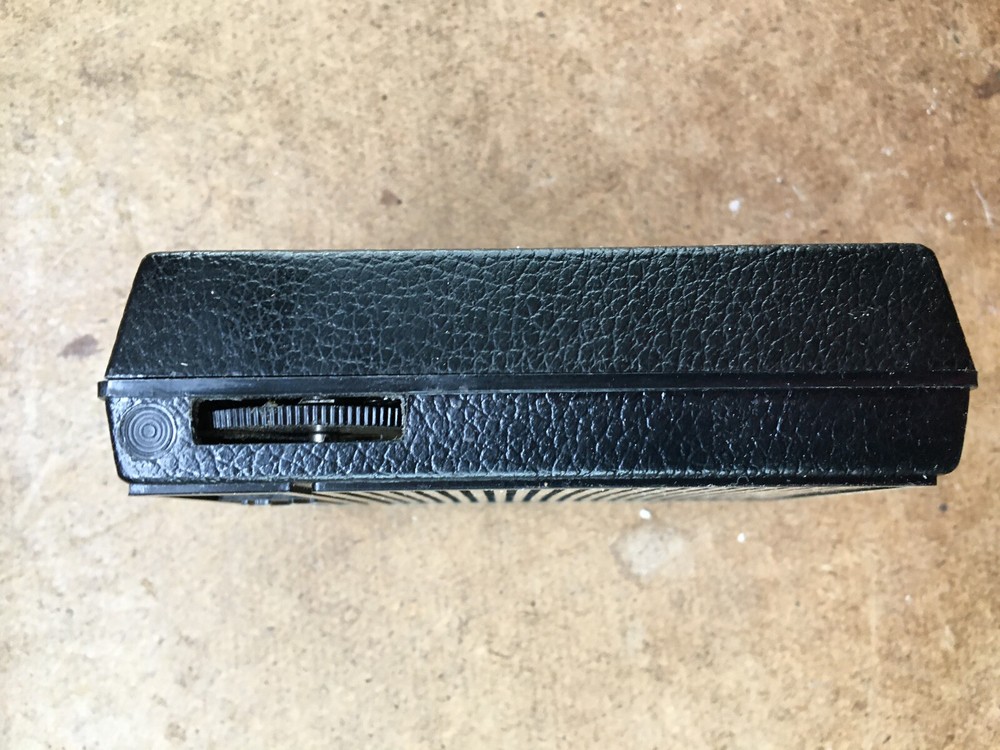 Vintage ITC AM Pocket Radio Solid State 7 Model P70. Working.