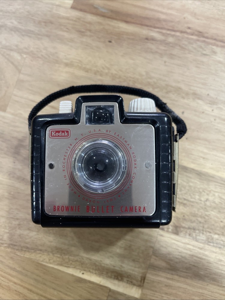 Kodak: Vintage Brownie Bullet Camera Untested