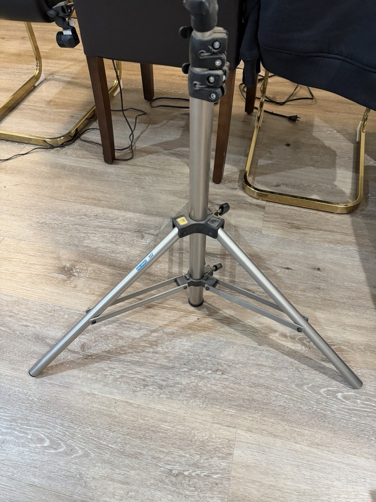 Professional Heavy-Duty Studio Light Stand / Floodlight Tripod (Used)