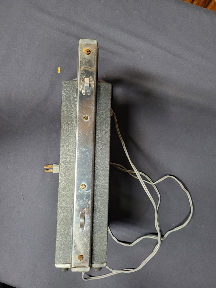 Burgess Safari Light Fluorescent Lantern - light works