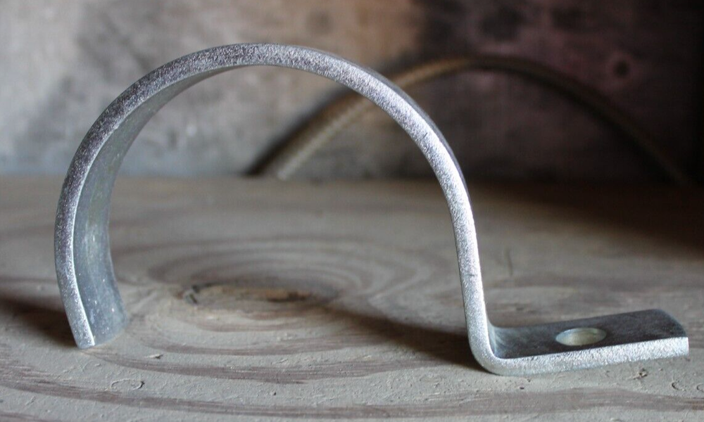 Jiffy H-96 4" 1-Hole Pipe Strap