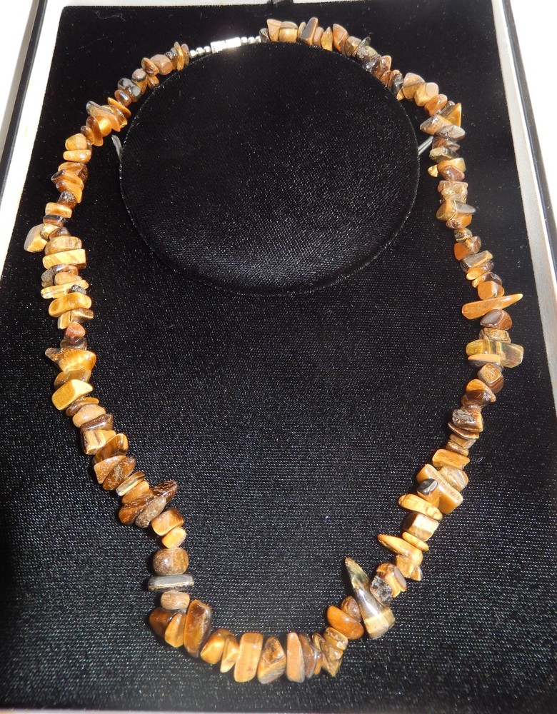 VINTAGE BROWN BRANCH NECKLACE
