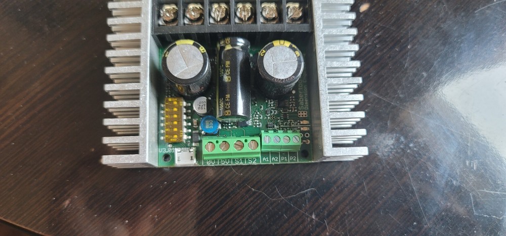 Brand New Sabertooth dual 32A motor driver 2x32 Dimension Engineering (Unopened)