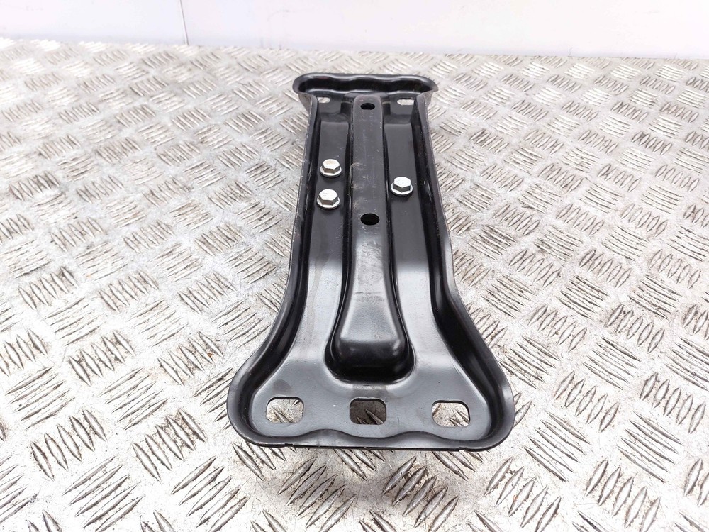 MERCEDES E CLASS C207 AUTOMATIC GEARBOX MOUNT BRACKET A2042422501 2014