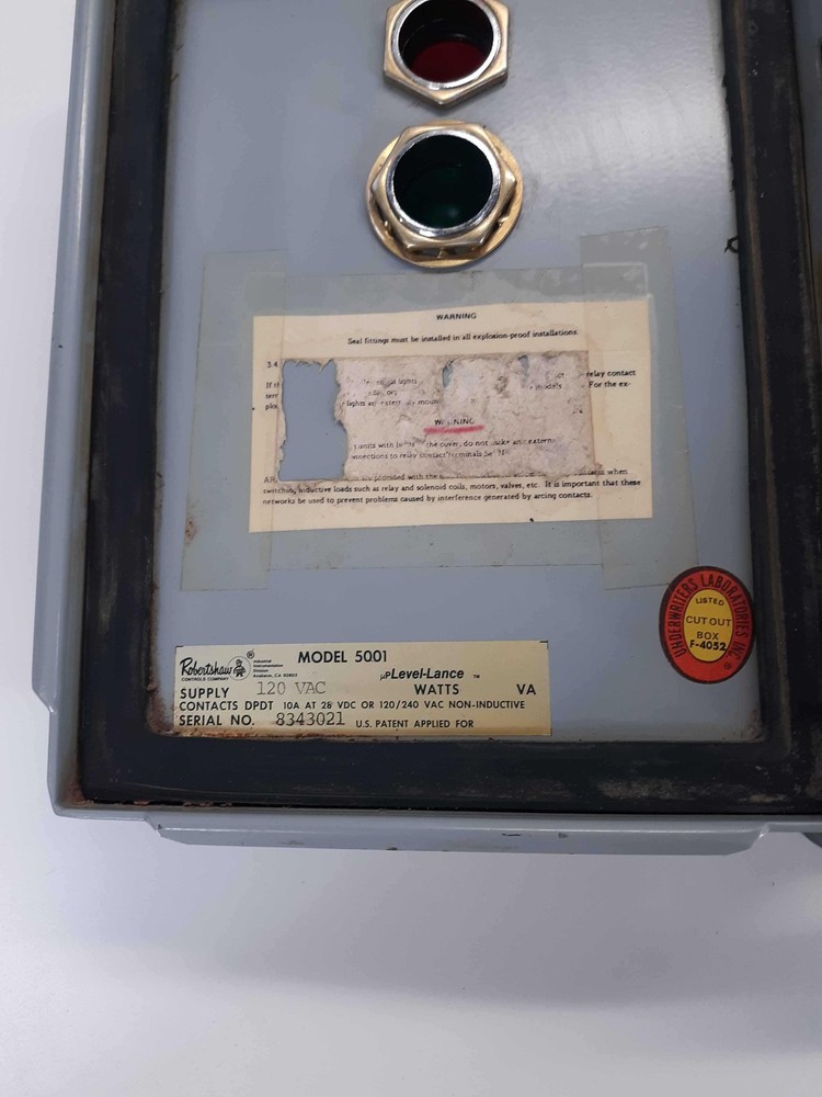 Robertshaw MODEL 5001 Level-Lance™ Level Transmitter