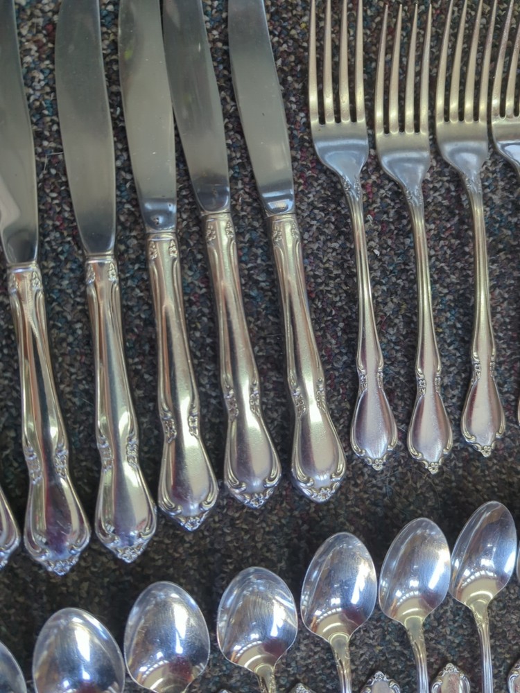 72 Pc Oneida Craft Chateau Stainless Steel Flatware Set