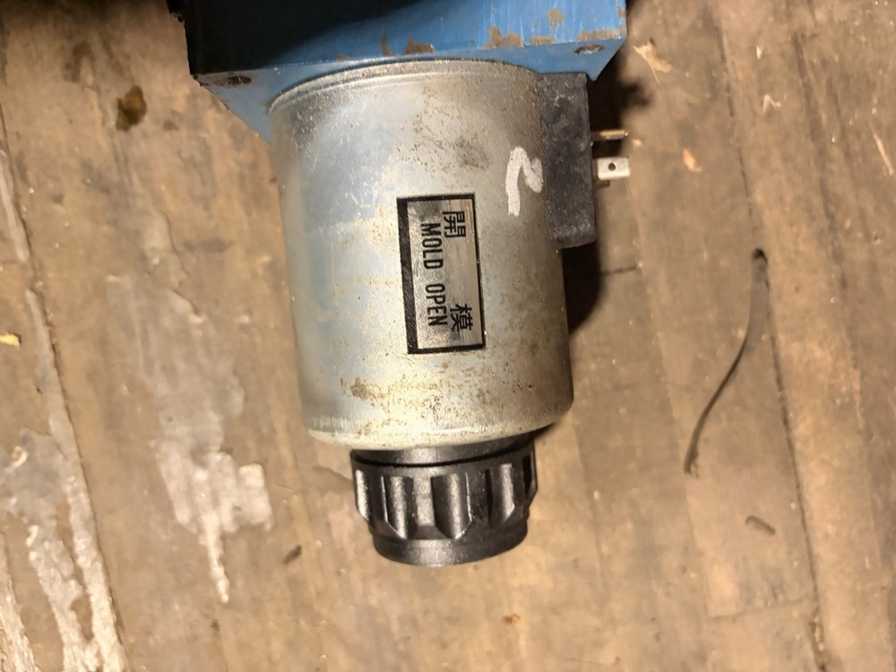 MANNESMANN/REXROTH 4WE10E32/CG24N9Z4