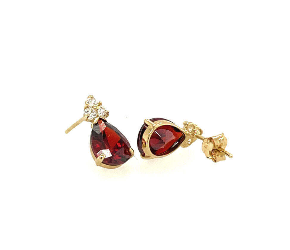 14k Yellow Gold Pear Shape Stud Earrings