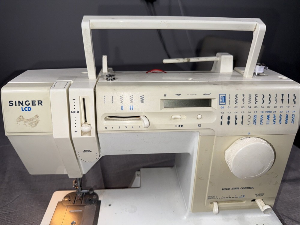 Singer LCD Model 9334 Sewing Machine