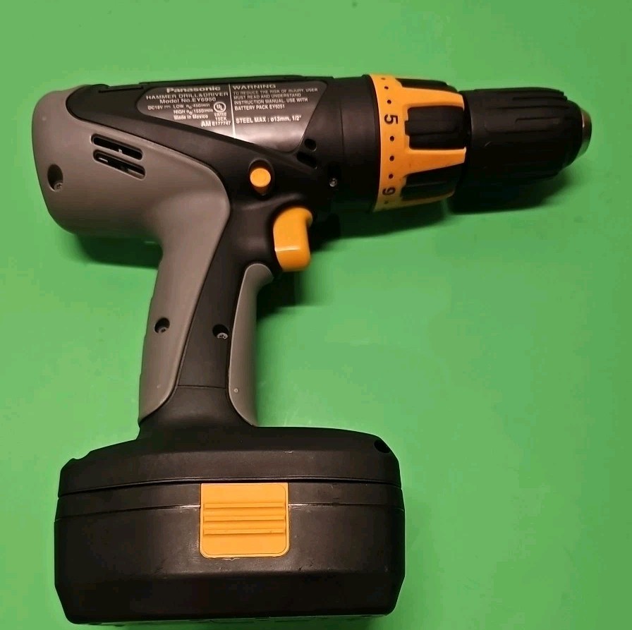 Panasonic EY6950 18V Volt 1/2" Hammer Drill Driver & Battery , Handle