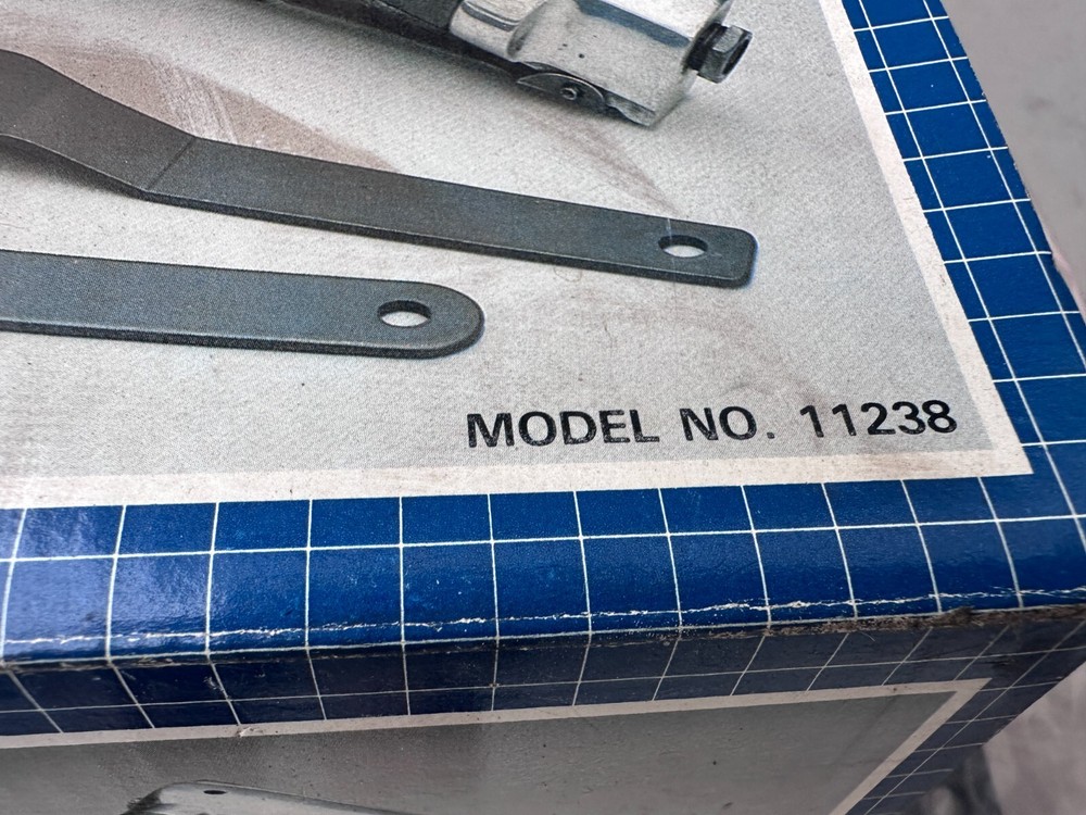 Northern Industrial Tool 11238 4" Governed Disc Grinder w/Shield, Handle, Tools