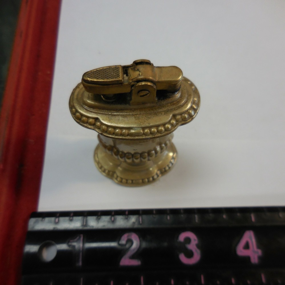 3" VINTAGE SILVERPLATE ART DECO RONSON MAYFAIR TABLE LIGHTER #1