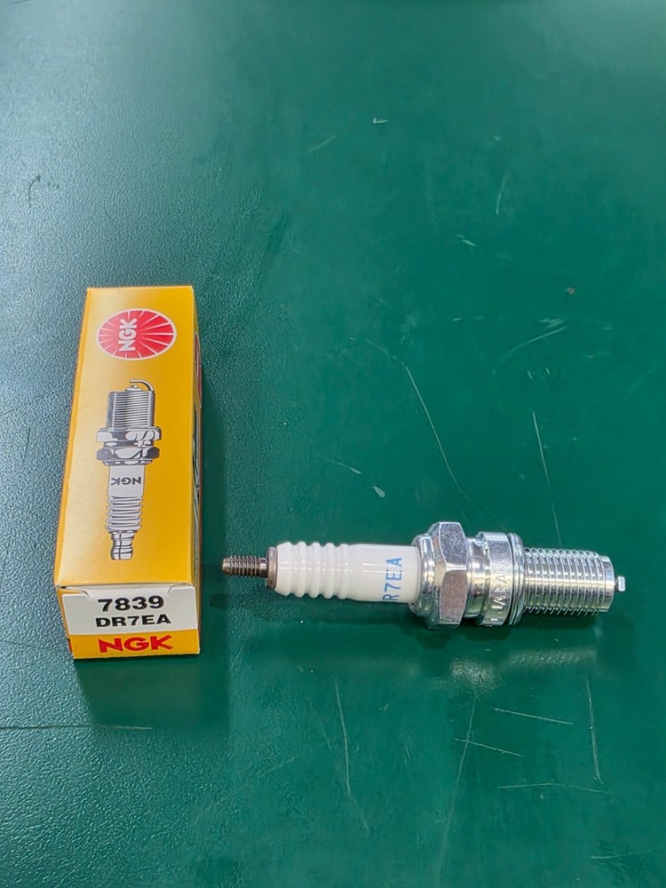 NGK SPARK PLUG DR7EA 7839