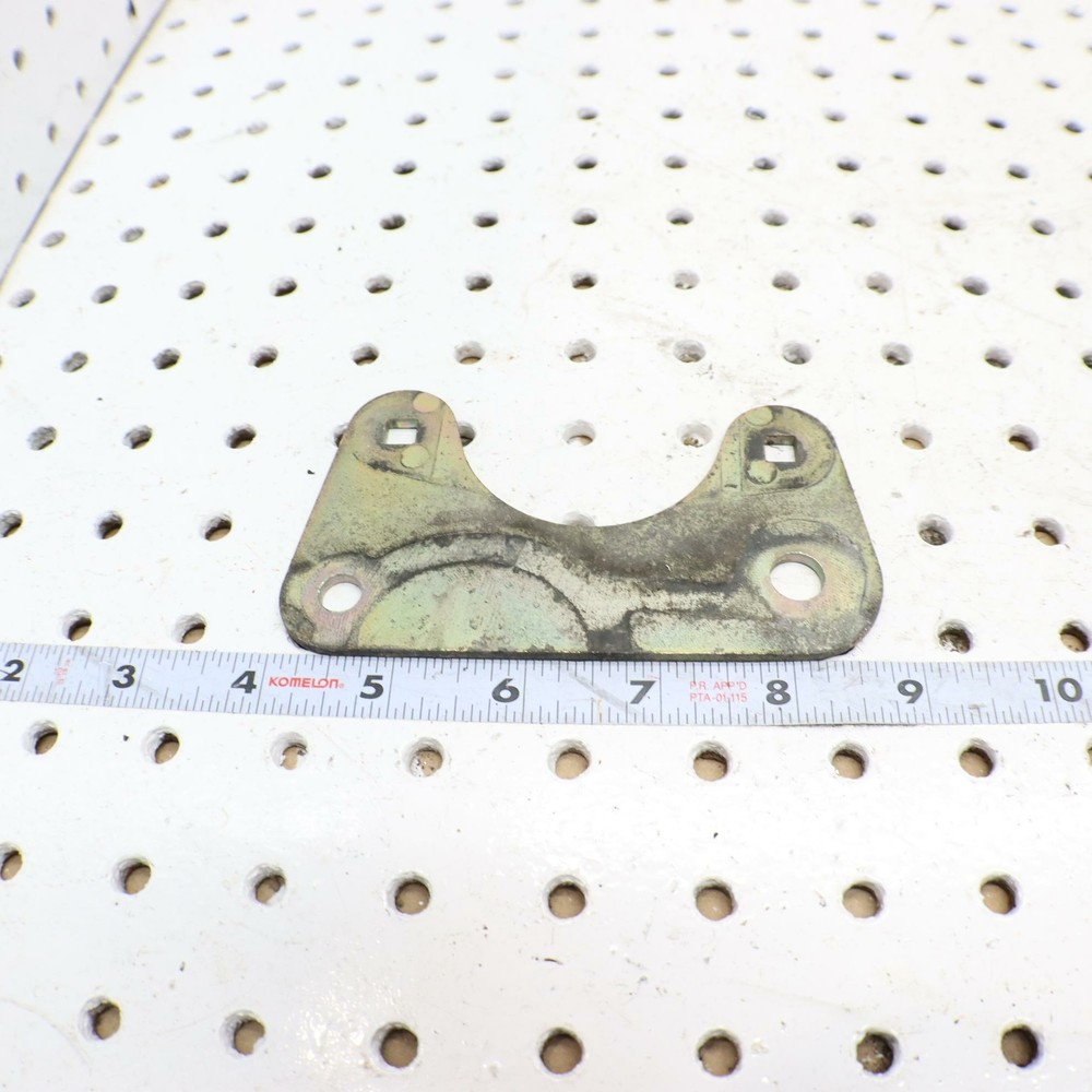 2006 POLARIS SWITCHBACK PLATE FRT MNT 5249387