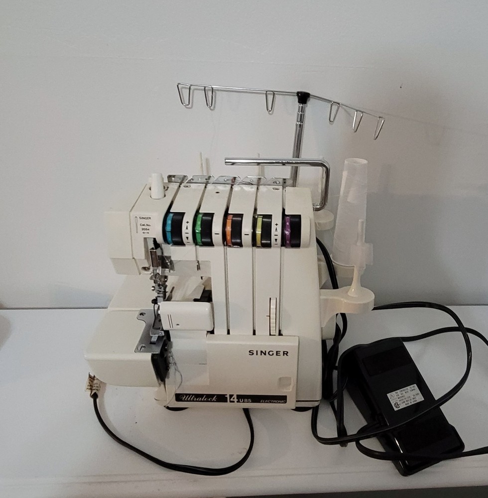 Singer Ultra Lock 14u85 5 Threader  Sewing Machine