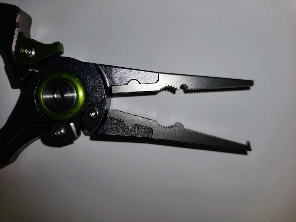 NEW Fishing Pliers w/Sheath