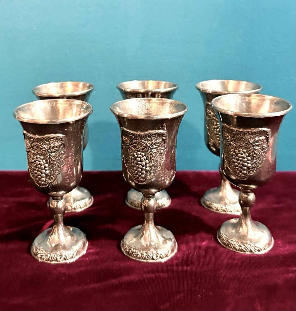 6 KIDDUSH  Silver Plated Mini CUPS  3.5 "  Tall GRAPES/VINES EUC