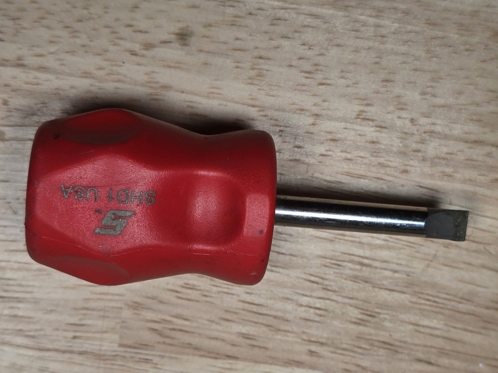 snap on tools red stubby flathead screwdriver SHD1
