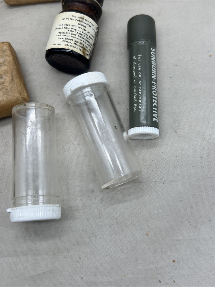 Vietnam War US Jungle First Aid Kit (RF