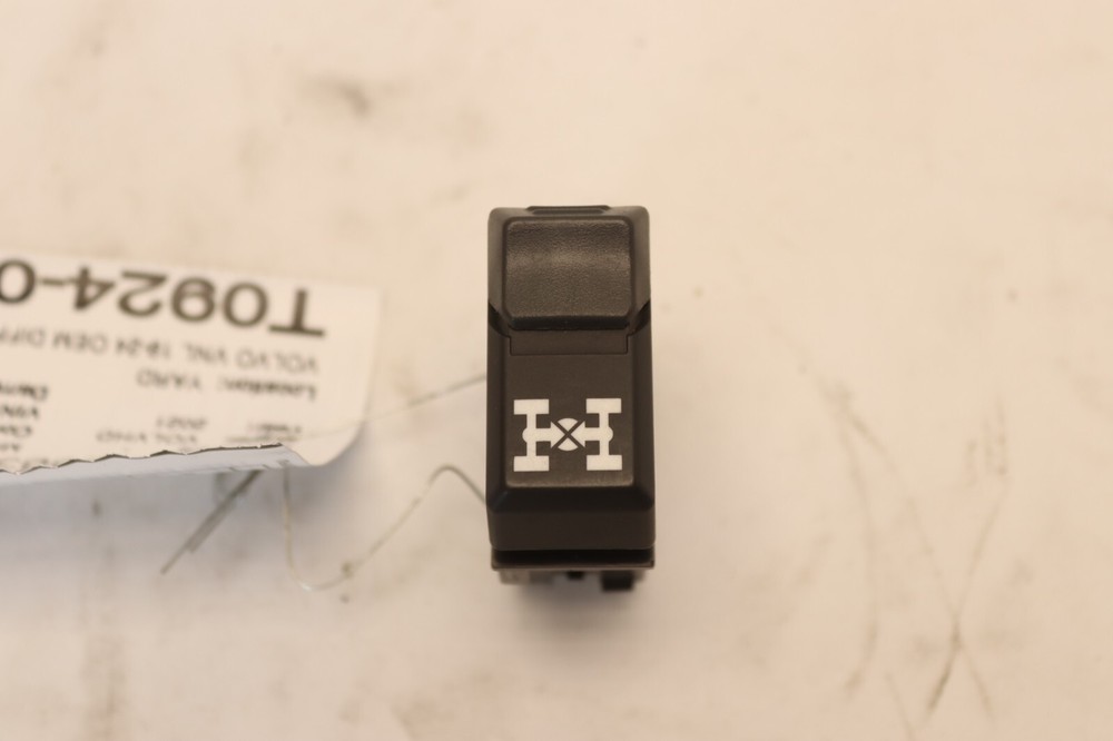 2019-2024 VOLVO VNL D13 DIFF DIFFERENTIAL LOCK CONTROL SWITCH BUTTON OEM