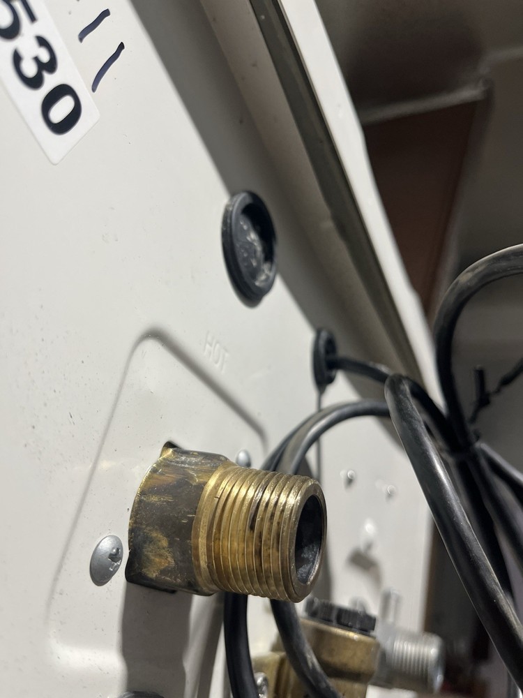 Rinnai RUCS75iP Indoor Tankless Water Heater 160k BTU Propane Gas (B-11 #1530)